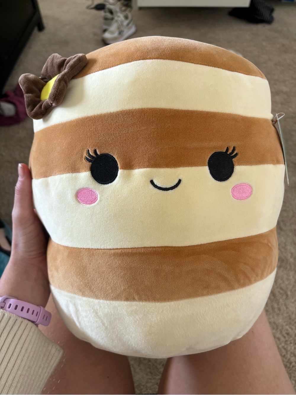 NWT Pancake stack Squishmallow Rayen